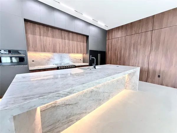 $1,750,000 | 19880 Southwest 134th Avenue, Miami, FL 33177