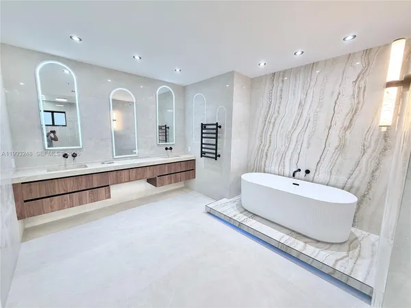 $1,750,000 | 19880 Southwest 134th Avenue, Miami, FL 33177