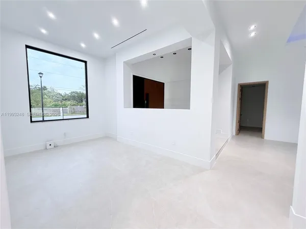 $1,750,000 | 19880 Southwest 134th Avenue, Miami, FL 33177