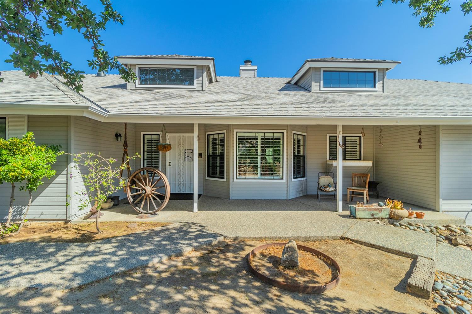 22754 Homestead Road Clovis, CA 93619 - Photo 2 of 23 Gallery Image 2