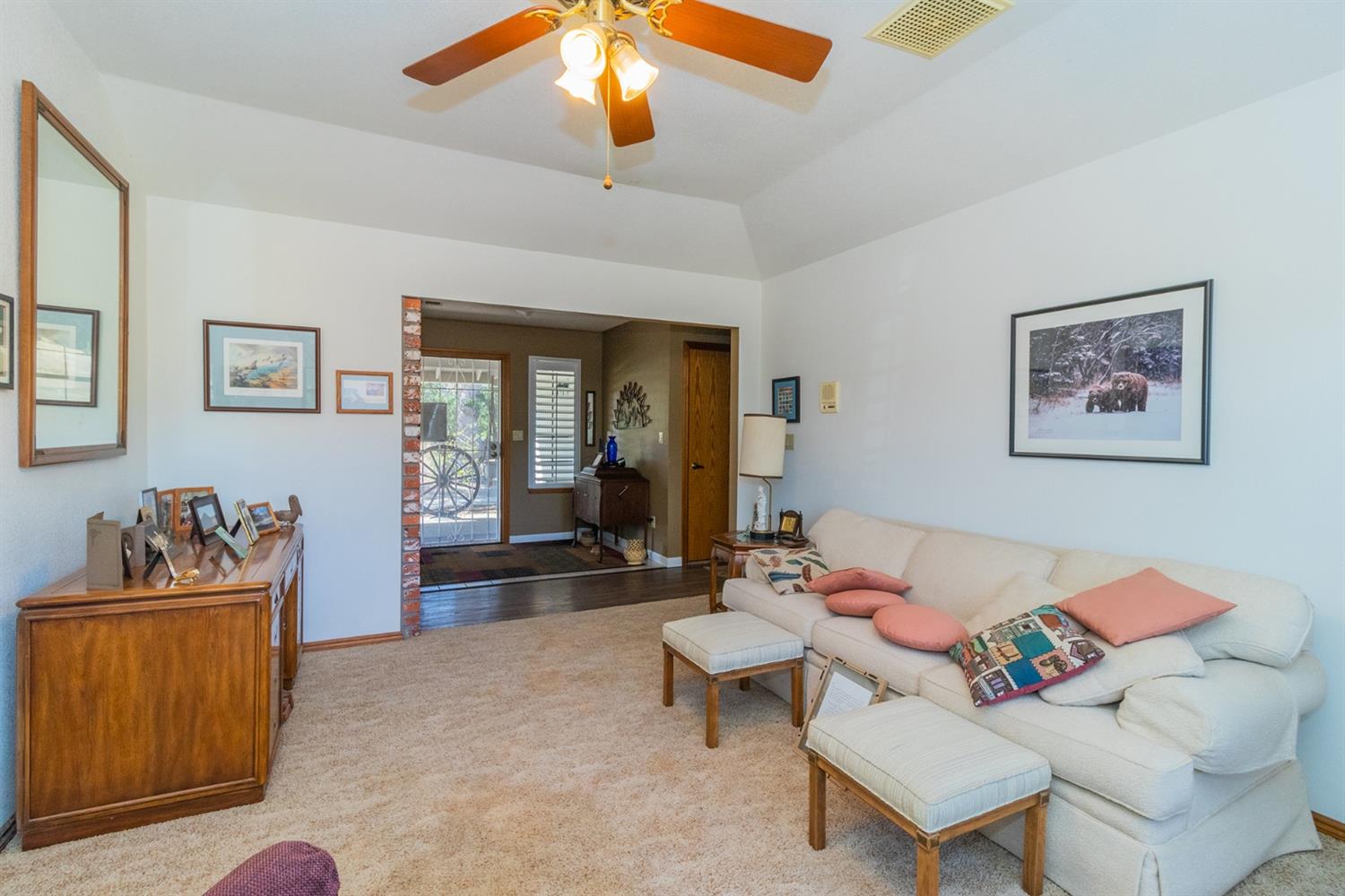 22754 Homestead Road Clovis, CA 93619 - Photo 12 of 23 Gallery Image 12
