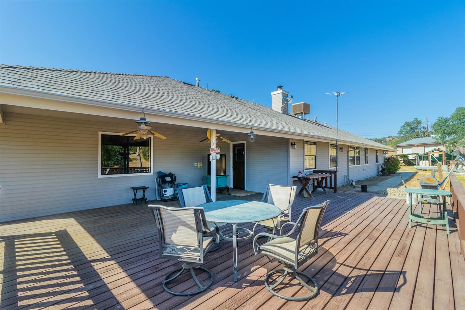 22754 Homestead Road Clovis, CA 93619 - Photo 6 of 23 Gallery Image 6