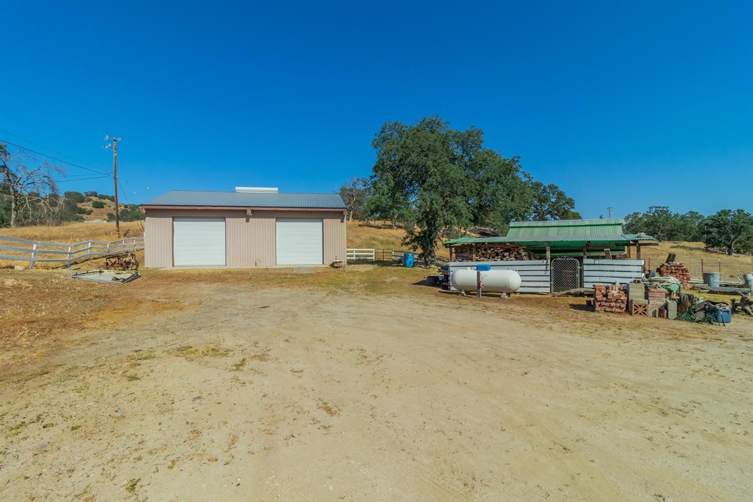 22754 Homestead Road Clovis, CA 93619 - Photo 7 of 23 Gallery Image 7