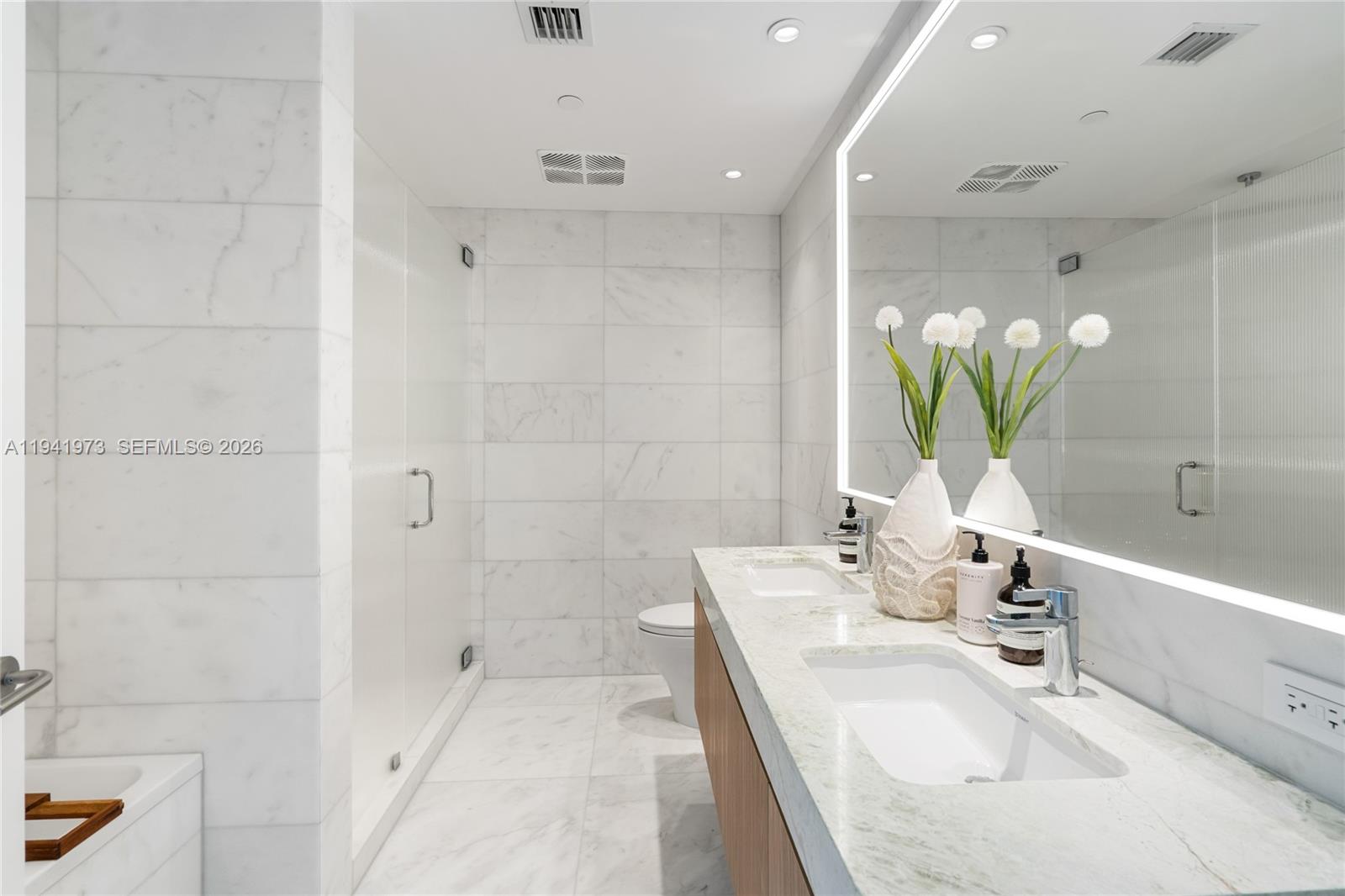 500 Alton Road, Unit 2101/02 Miami Beach, FL 33139 - Photo 15 of 98