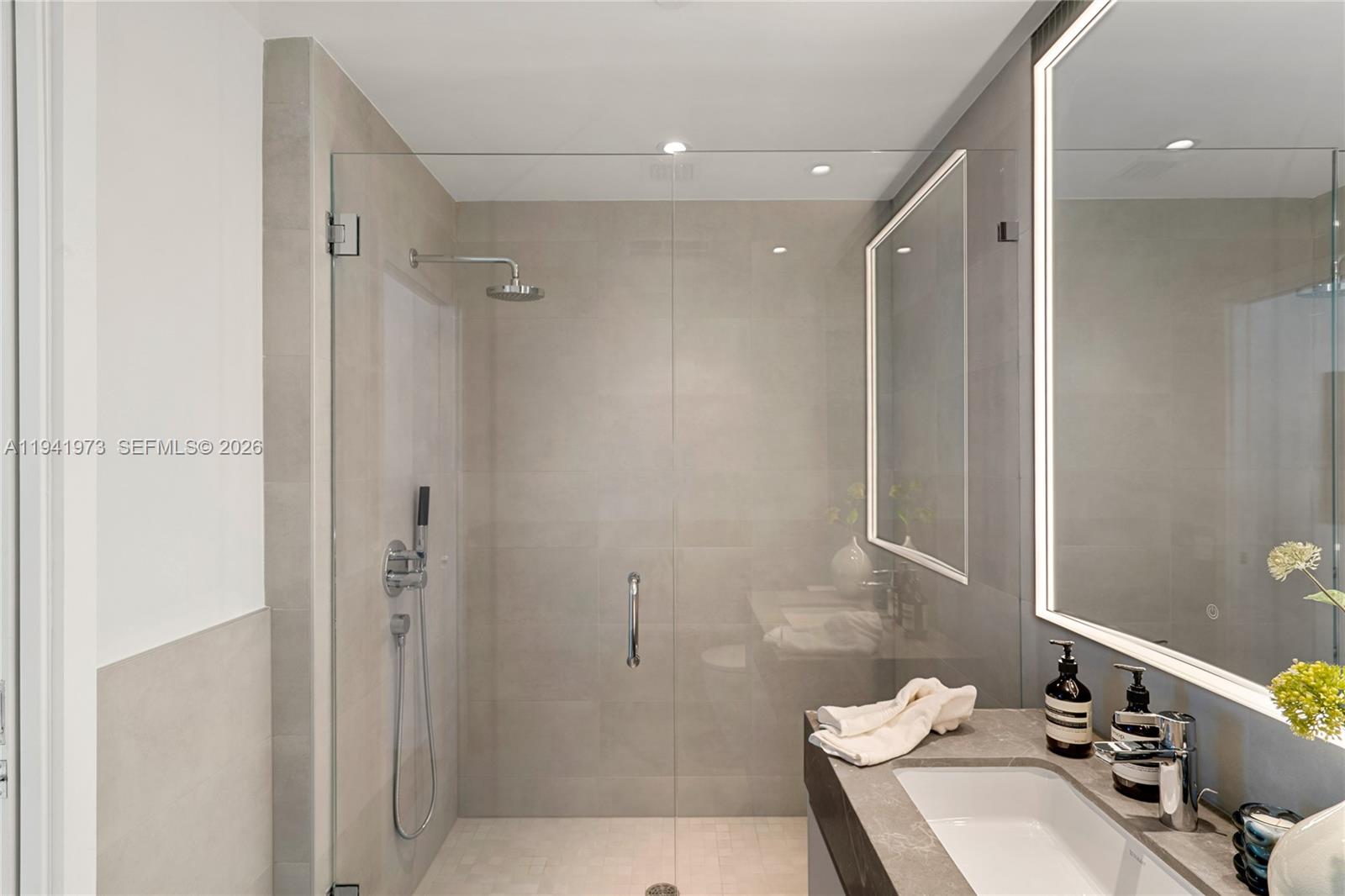 500 Alton Road, Unit 2101/02 Miami Beach, FL 33139 - Photo 38 of 98