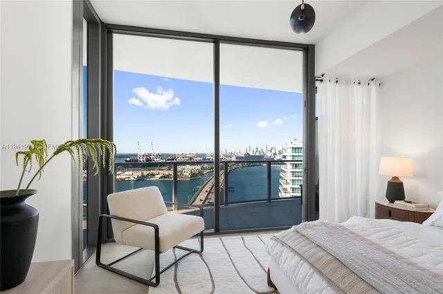 $60,000 | 500 Alton Road, Unit 2101/02, Miami Beach, FL 33139