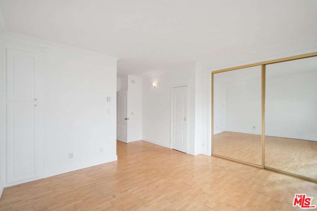 8025 Redlands Street, Unit 17 Playa del Rey, CA 90293 - Photo 10 of 15 Gallery Image 10