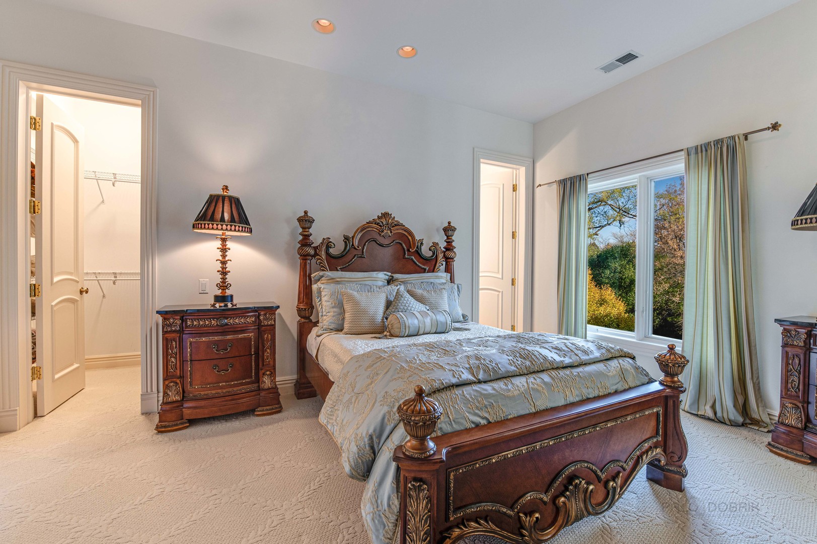 10 West Westleigh Road Lake Forest, IL 60045 - Photo 41 of 59 a bedroom with a bed and a dresser