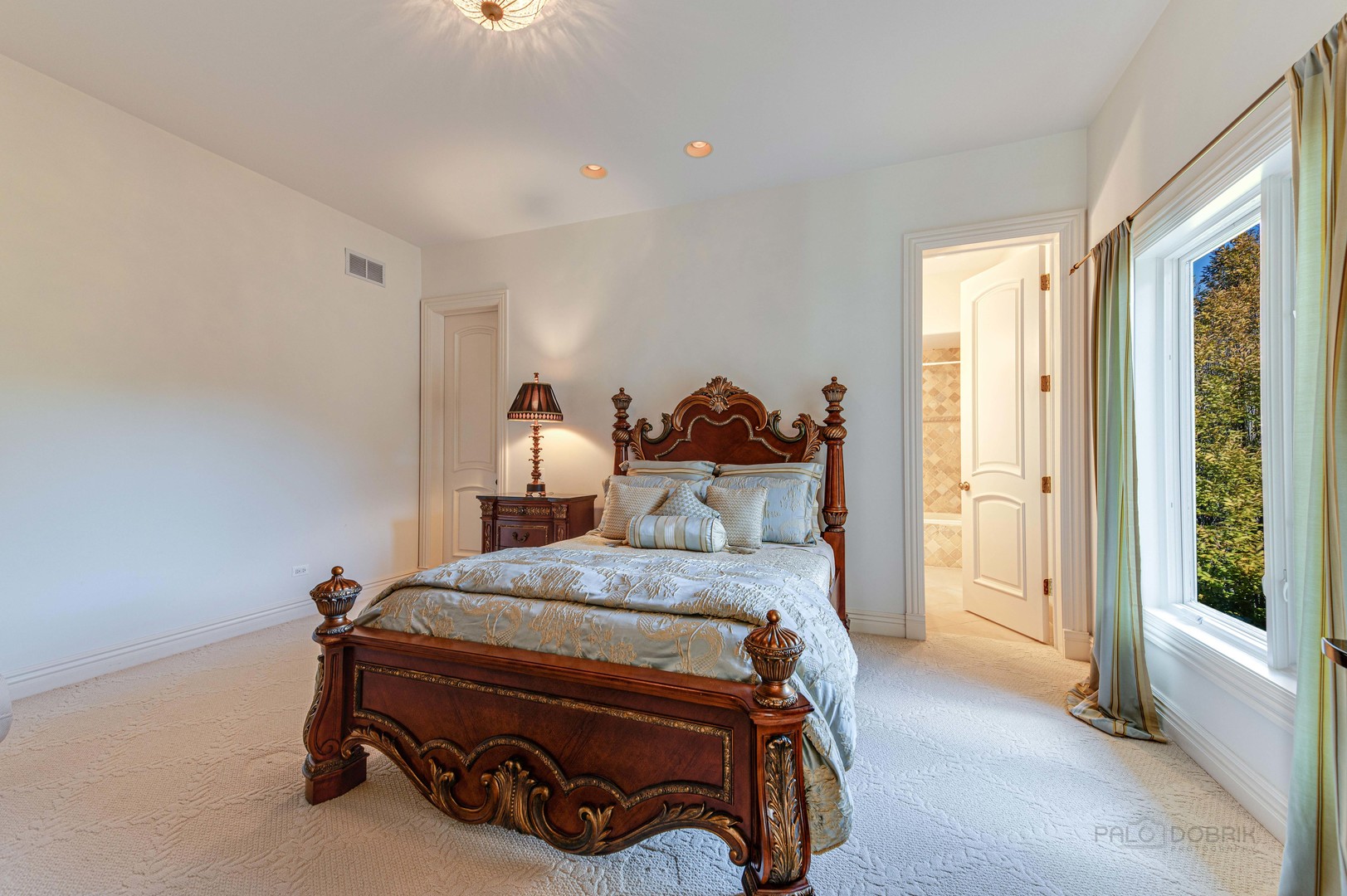 10 West Westleigh Road Lake Forest, IL 60045 - Photo 42 of 59 a bedroom with a bed and a window