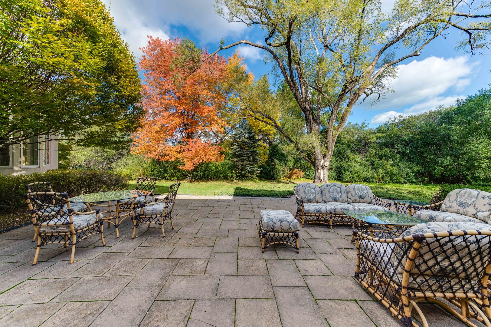 10 West Westleigh Road Lake Forest, IL 60045 - Photo 55 of 59 a view of a patio with couches table and chairs and potted plants