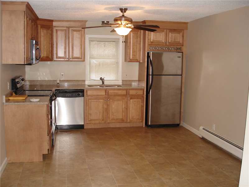381 Old River Road, Unit 5 Lincoln, RI 02838 - Photo 2 of 8 Kitchen.