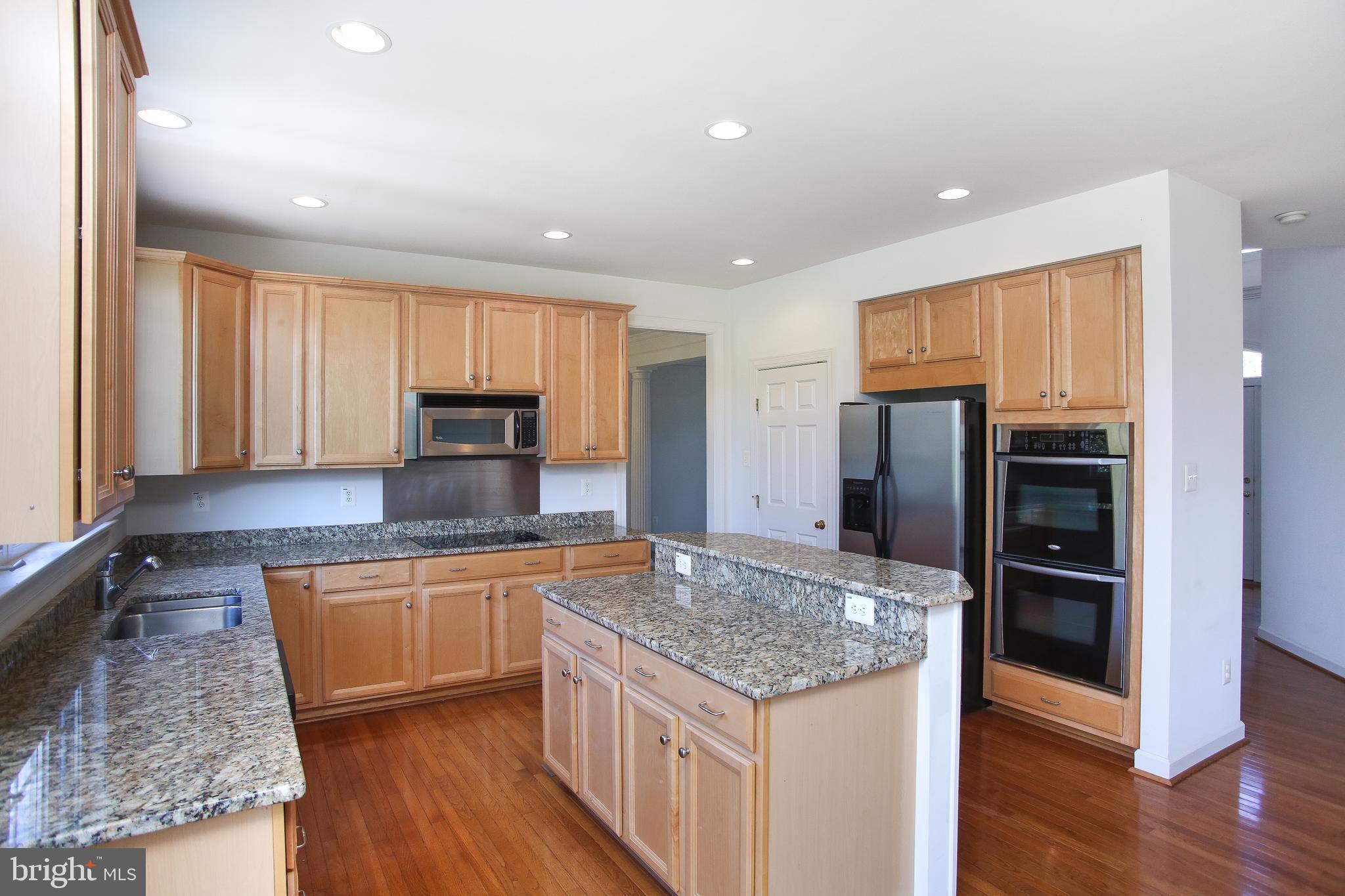 239 Barnhill Road Perkasie, PA 18944 - Photo 11 of 38 Granite Counter Tops & Pantry