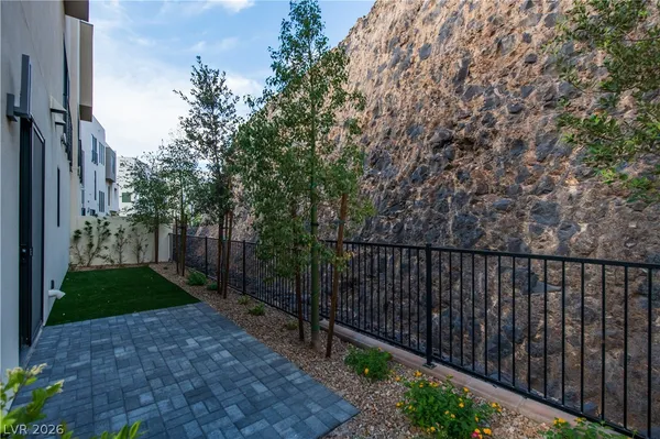 $5,950 | 446 Tranquil Peak Court, Henderson, NV 89012