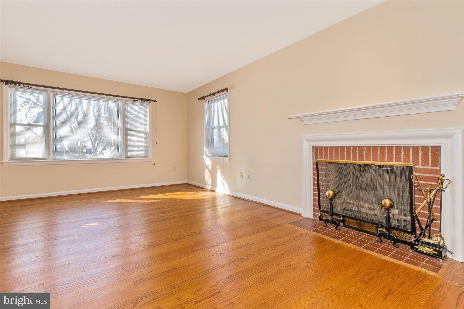 26 Georgetown Road Walkersville, MD 21793 - Photo 20 of 47 Wood Burning Fireplace!