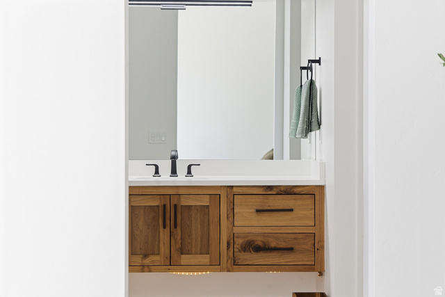 2197 Reserve Circle St. George, UT 84770 - Photo 26 of 57 Bathroom featuring vanity