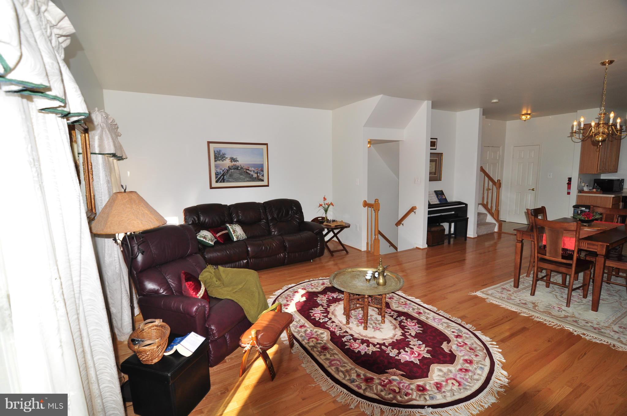 9214 Lorton Valley Road Lorton, VA 22079 - Photo 14 of 28 Living Room