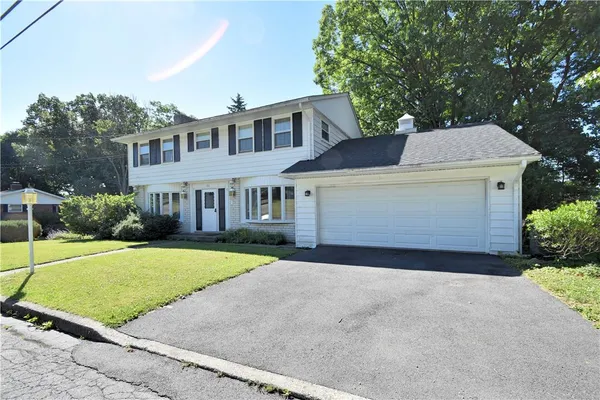 $2,400 | 122 East Plainfield Avenue, Pen Argyl, PA 18072
