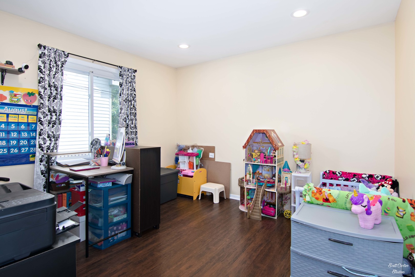 2516 Crystal Lake Road Cary, IL 60013 - Photo 22 of 22 a living room with furniture and a wooden floor