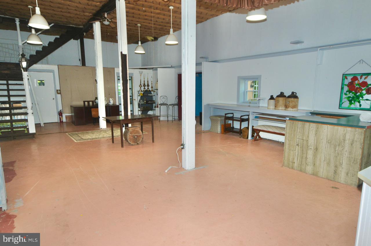 9087 Highland Street Mauricetown, NJ 08329 - Photo 48 of 48 a view of living room with furniture and a table