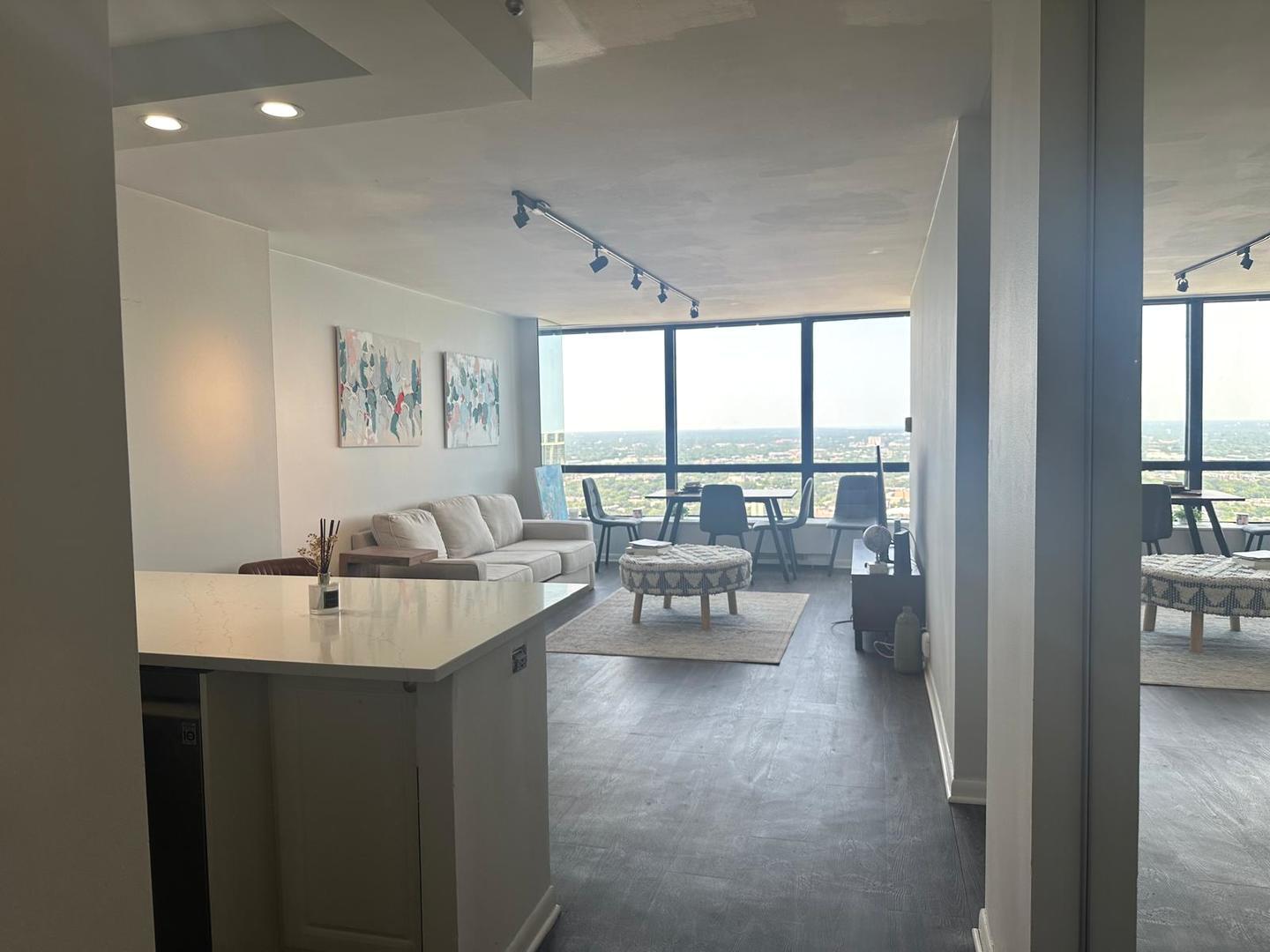 5415 North Sheridan Road, Unit 5108 Chicago, IL 60640 - Photo 3 of 17