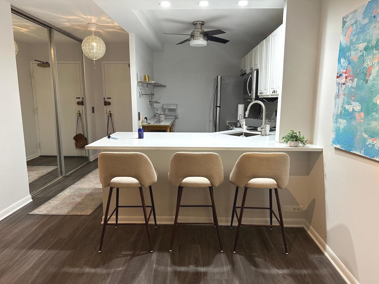5415 North Sheridan Road, Unit 5108 Chicago, IL 60640 - Photo 5 of 17