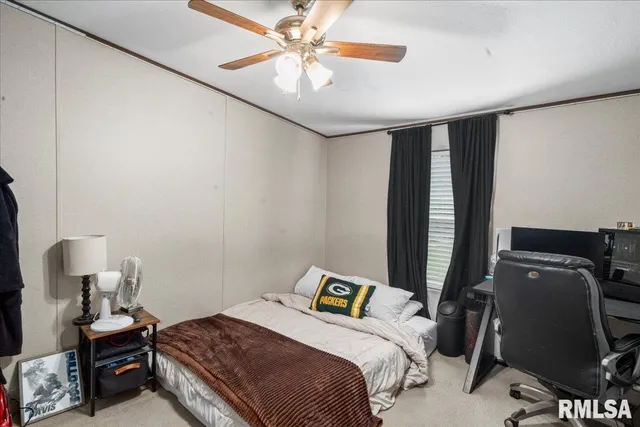 $155,000 | 1006 South Land Street, Harrisburg, IL 62946