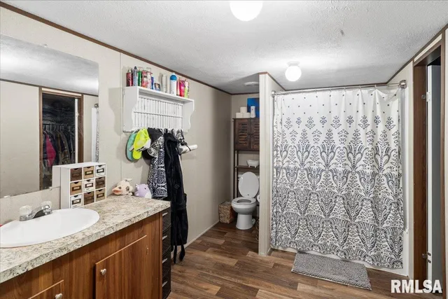 $155,000 | 1006 South Land Street, Harrisburg, IL 62946