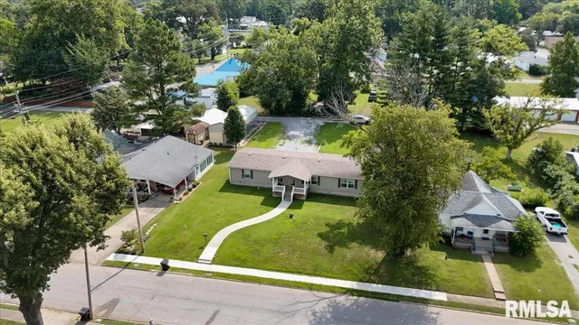 $155,000 | 1006 South Land Street, Harrisburg, IL 62946