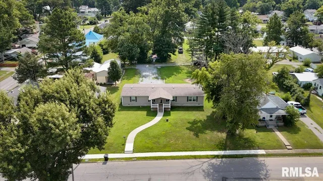 $155,000 | 1006 South Land Street, Harrisburg, IL 62946