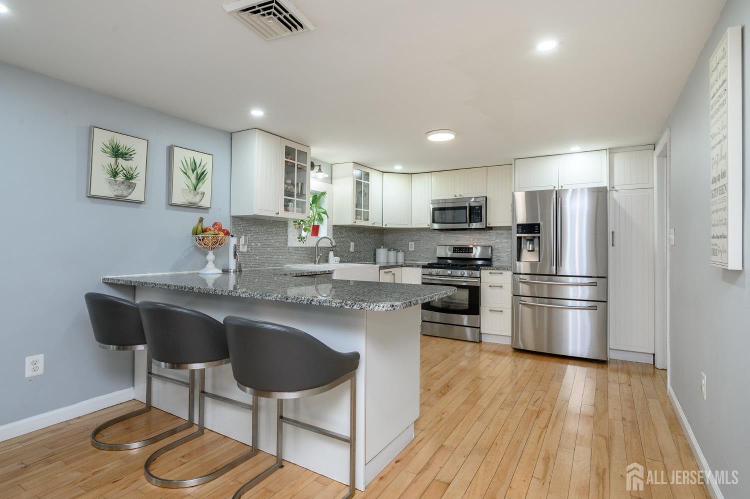 519 Calvert Road North Brunswick, NJ 08902 - Photo 11 of 46