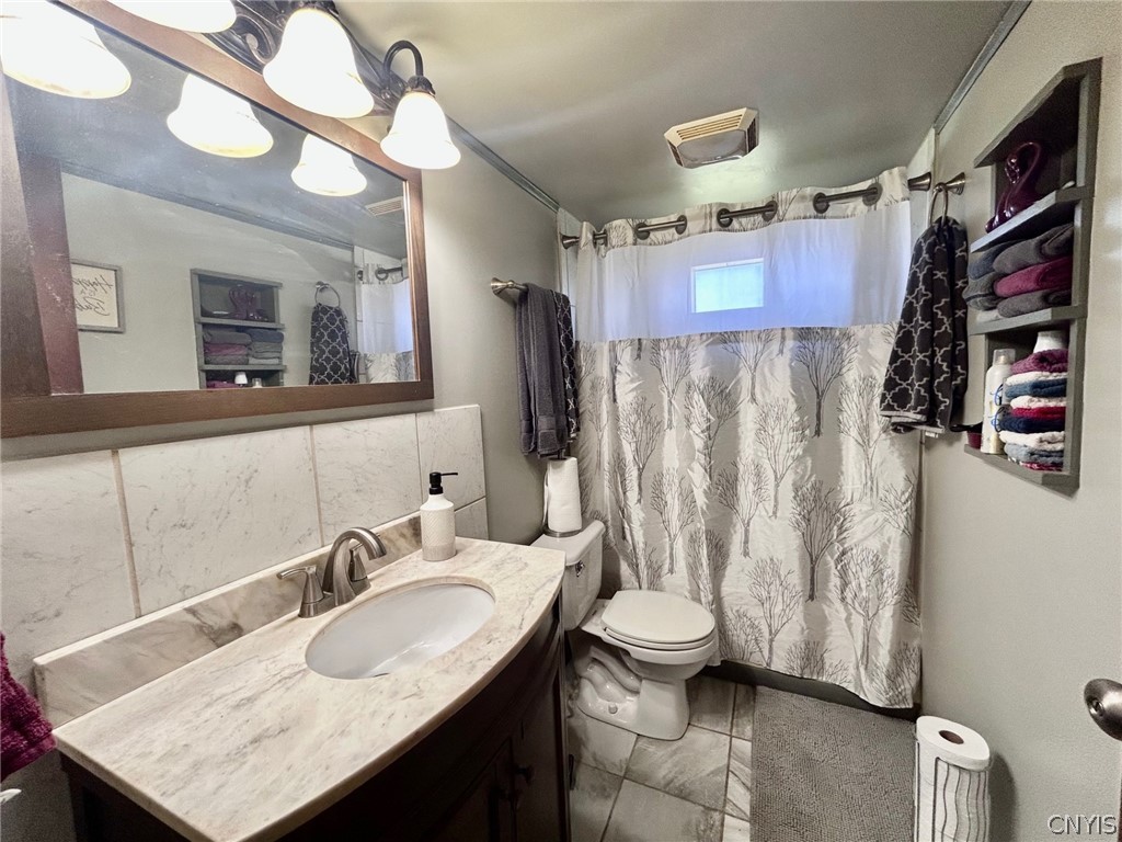 2524 Middle Road Oneida, NY 13409 - Photo 18 of 28