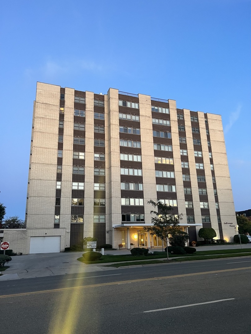 a view of a tall building