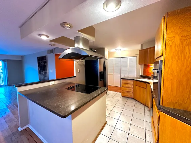 $239,000 | 141 North La Grange Road, Unit 602, La Grange, IL 60525