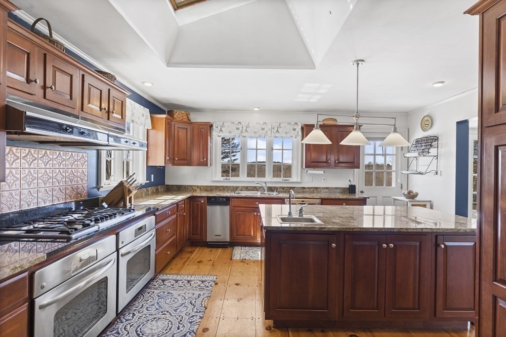 304 Still River Road Bolton, MA 01740 - Photo 4 of 42