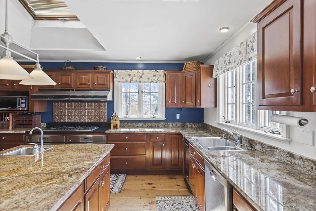 304 Still River Road Bolton, MA 01740 - Photo 5 of 42
