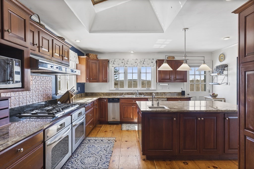 304 Still River Road Bolton, MA 01740 - Photo 7 of 42