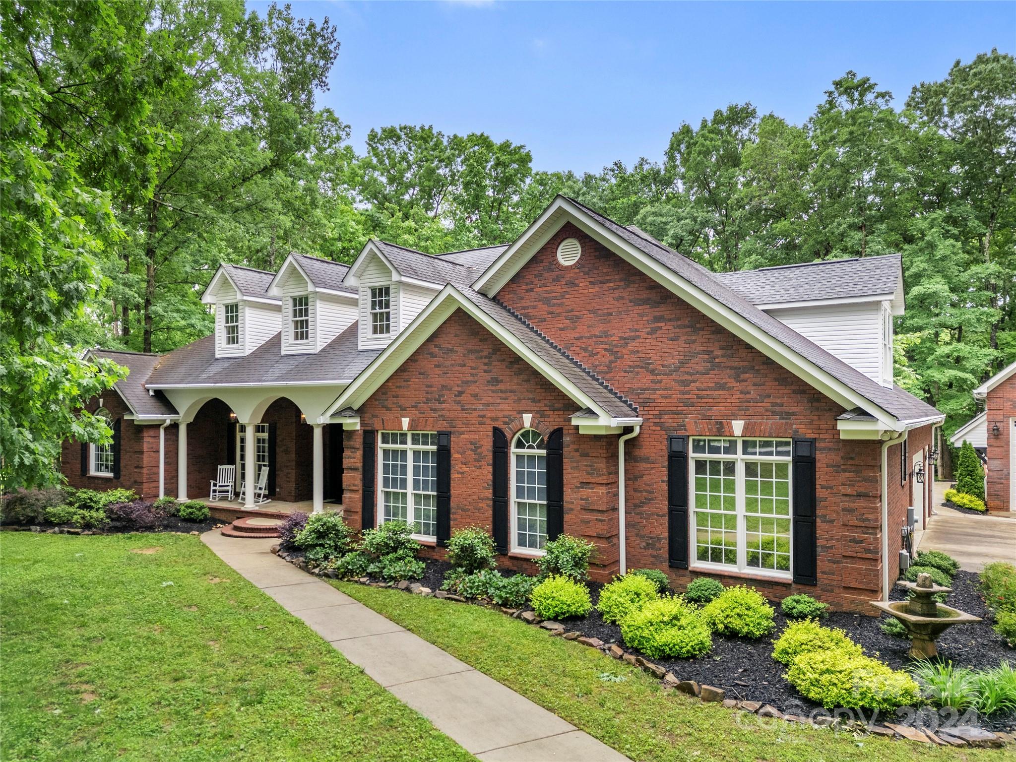 116 Generals Way Clover, SC 29710 - Photo 2 of 48 Gallery Image 2