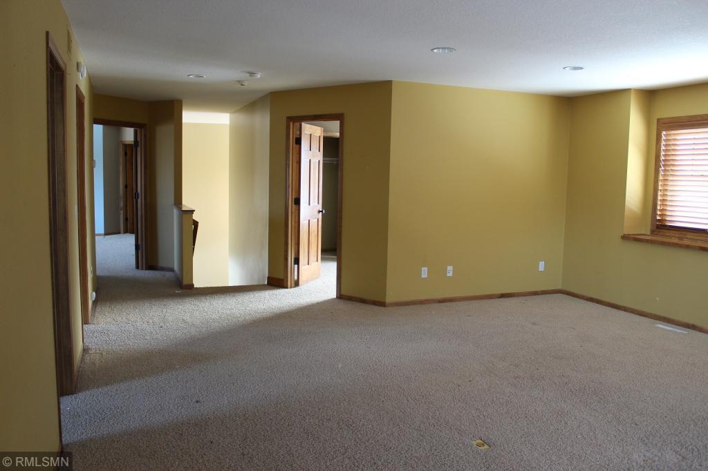 7644 Ridgeview Way Chanhassen, MN 55317 - Photo 15 of 16 Gallery Image 15