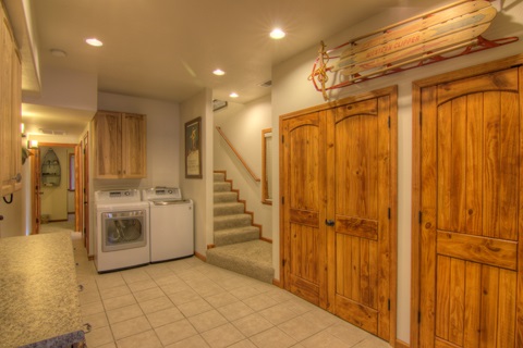 5584 Spruce Road Soda Springs, CA 95728 - Photo 2 of 14 Gallery Image 2
