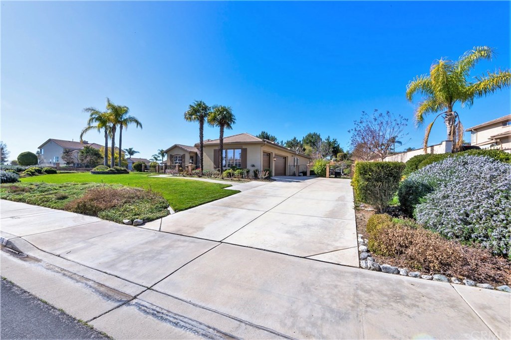 6069 Cannich Road Riverside, CA 92507 - Photo 2 of 29