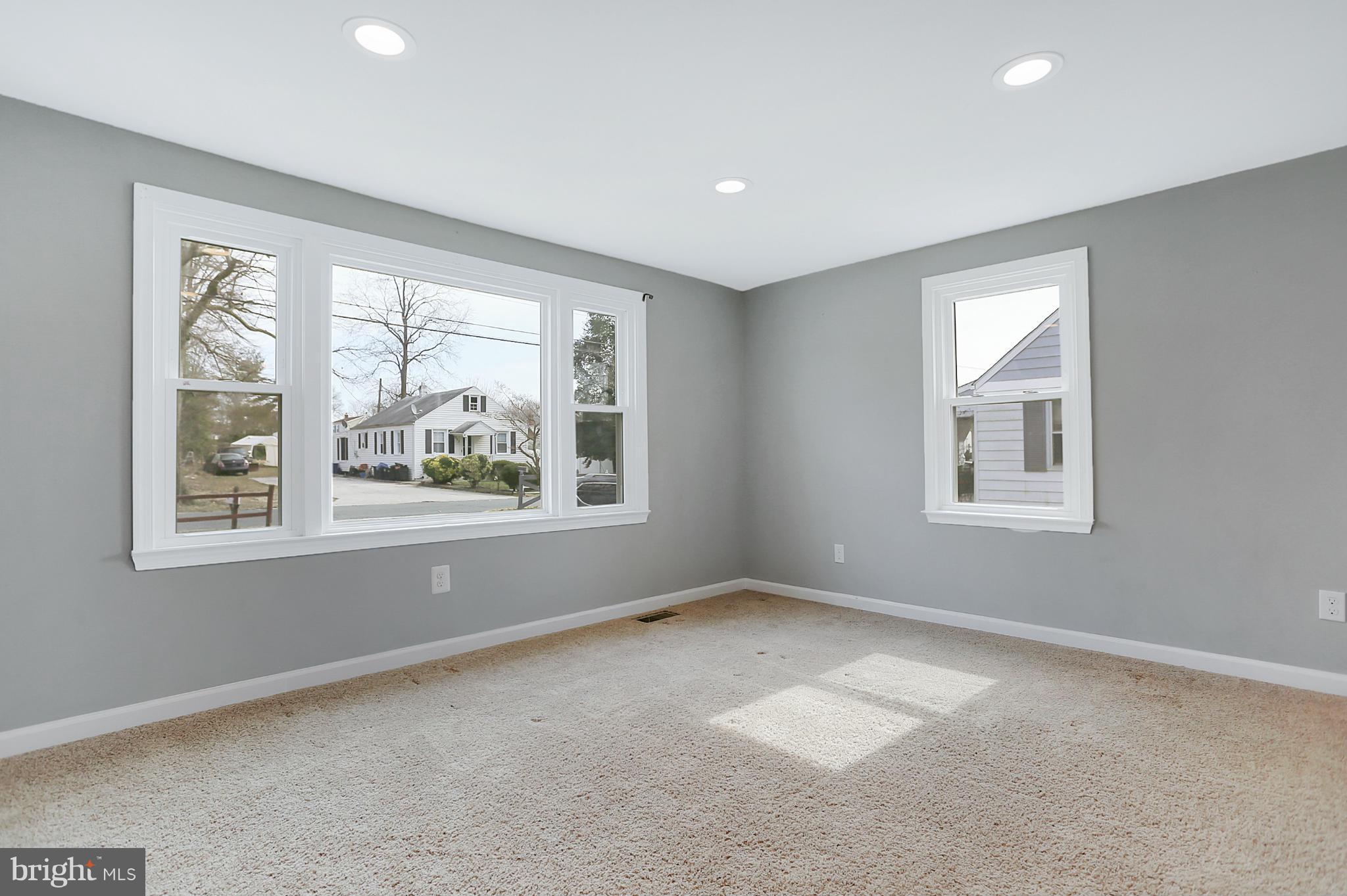 220 W Road Baltimore, MD 21221 - Photo 15 of 30 a big room with windows