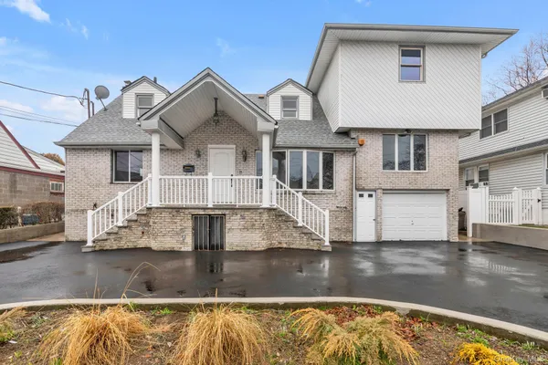 $5,000 | 295 Plain Court, Unit RIGHT, Franklin Square, NY 11010