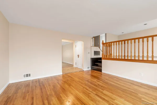 $5,000 | 295 Plain Court, Unit RIGHT, Franklin Square, NY 11010