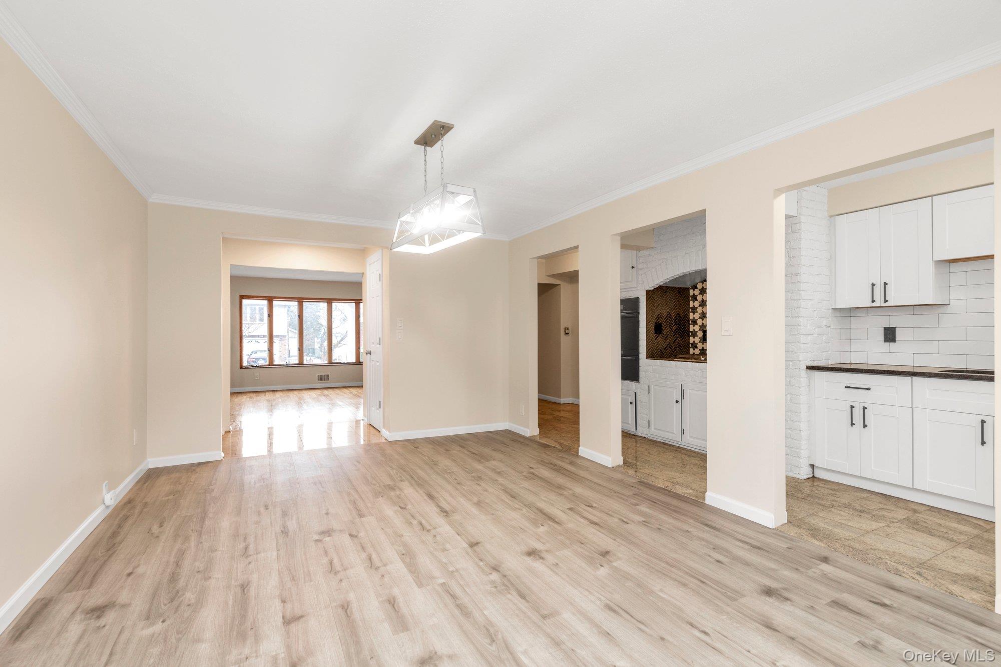 295 Plain Court, Unit RIGHT Franklin Square, NY 11010 - Photo 6 of 17