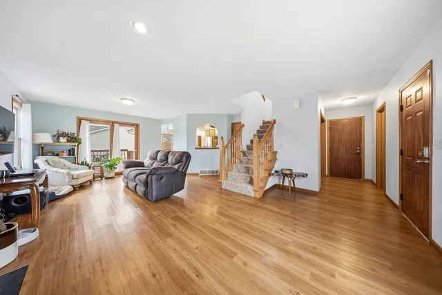 $280,000 | 300 Forest Drive, Kirkland, IL 60146