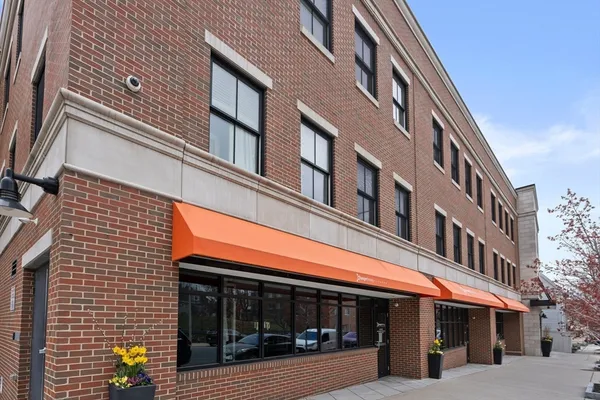 $4,200 | 375 Market Street, Unit 402, Boston, MA 02135