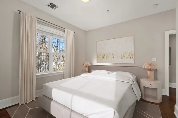 $4,200 | 375 Market Street, Unit 402, Boston, MA 02135