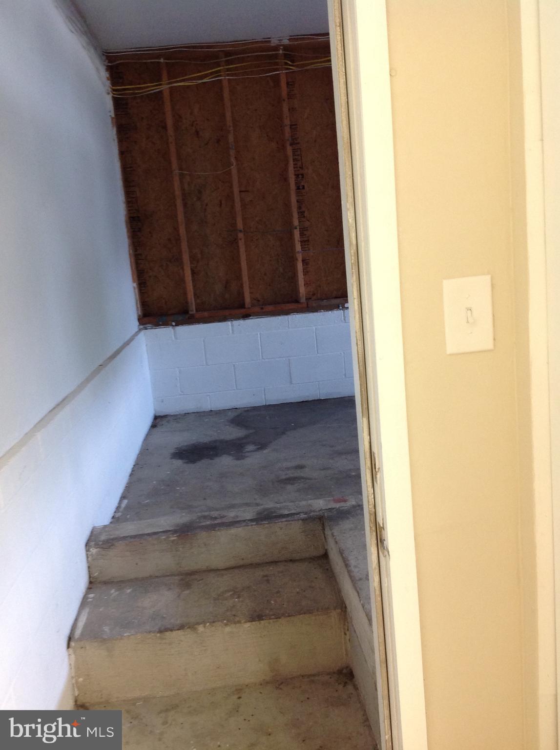 970 Point Pleasant Road Glen Burnie, MD 21060 - Photo 25 of 44 Looking into the garage from lower level.