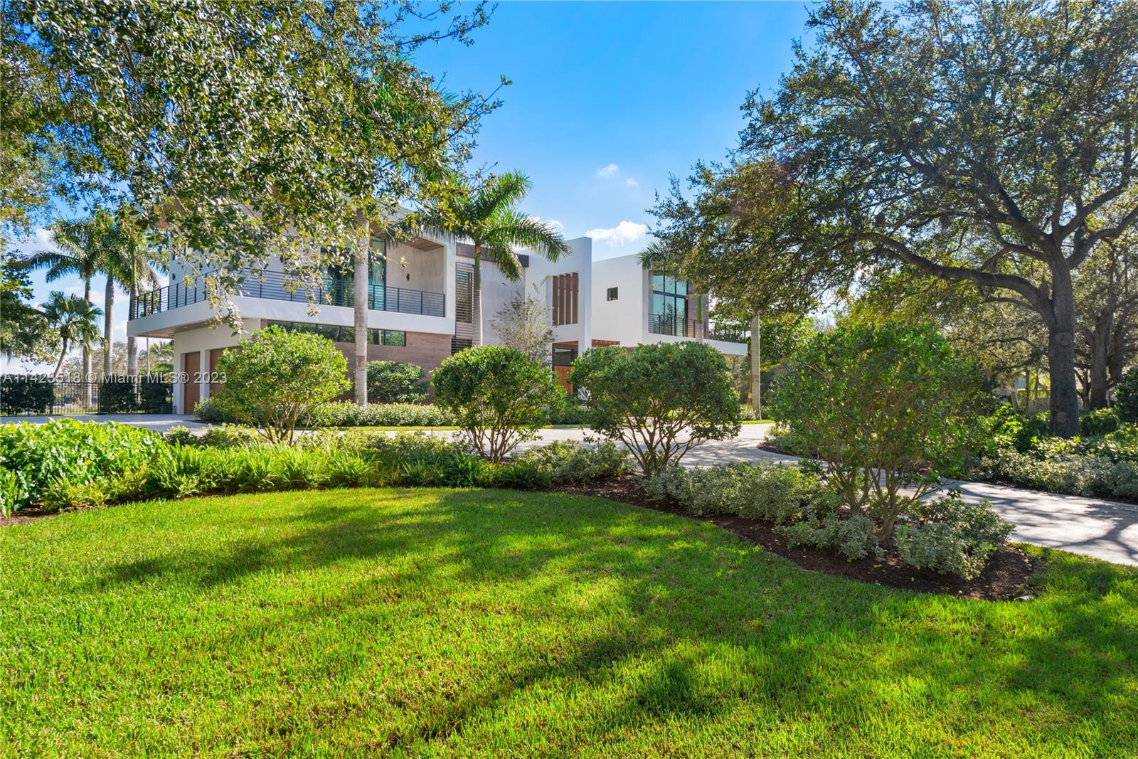 2690 Hackney Road Weston, FL 33331 - Photo 18 of 88