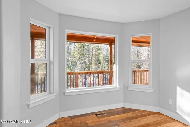 $649,000 | 202 Silver Saddle Court, Pinehurst, ID 83850